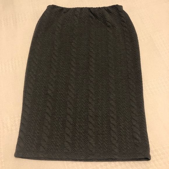 Beautiful stretchy skirt! - Picture 6 of 10